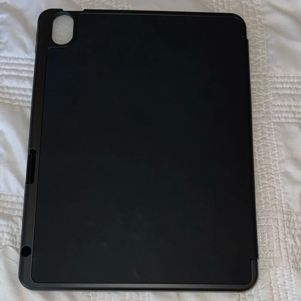 Cousper iPad Case - New, in Black!